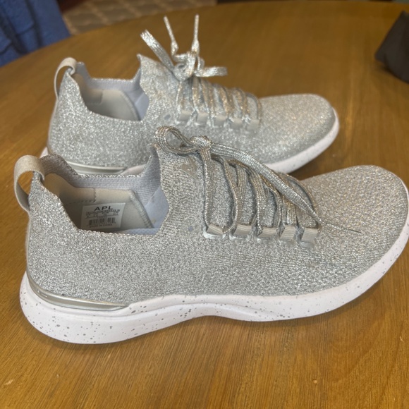 APL TechLoom Breeze in Metallic Silver - Picture 2 of 3